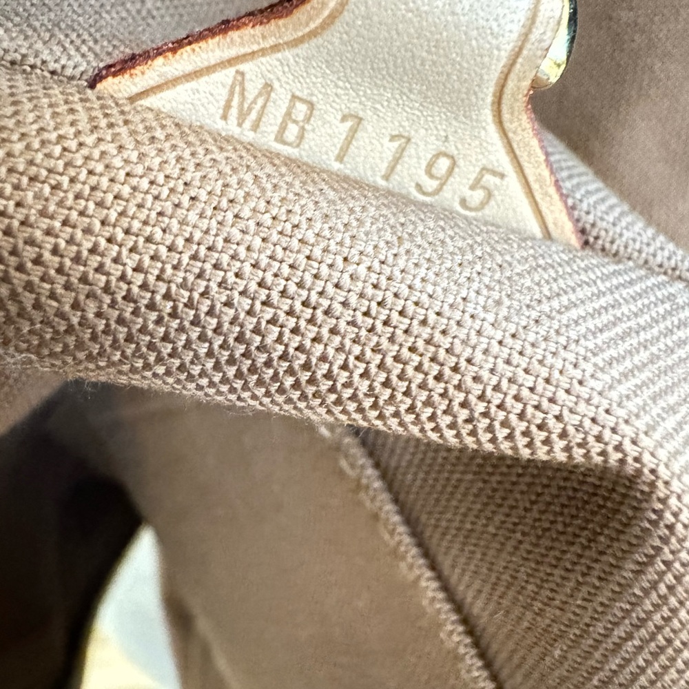 Louis Vuitton Monogram Canvas Tivoli GM Satchel - Picture 6 of 16